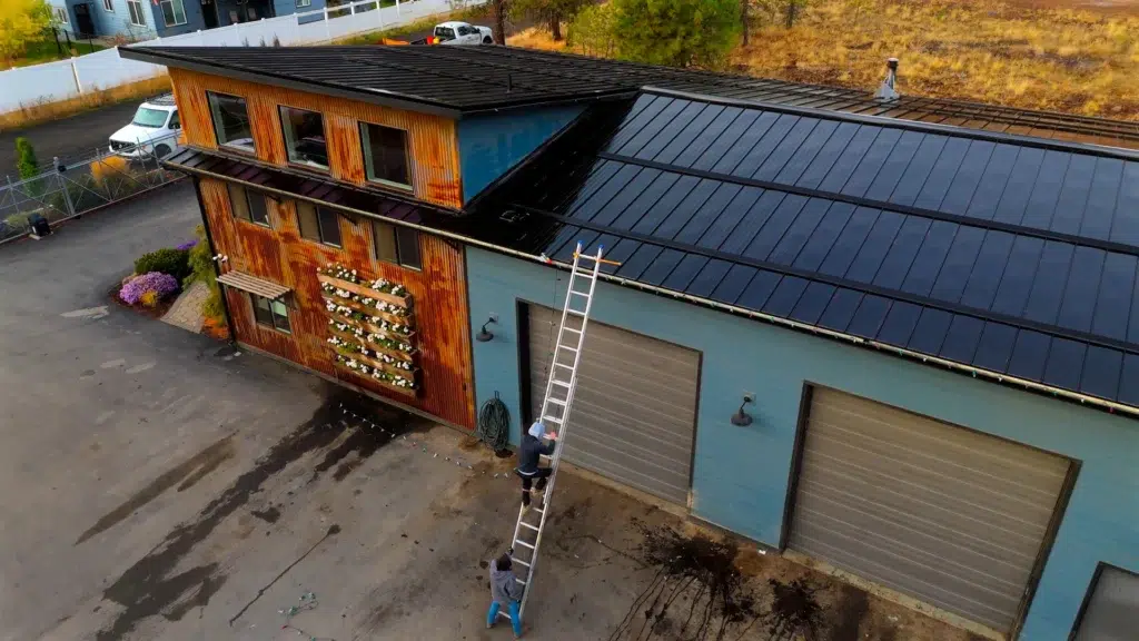 spokane greenscape hanging christmas lights